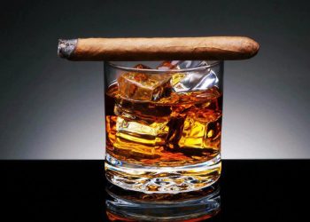 თაღლითობა “პრომო გოგონების” დახმარებით – ტურისტებისთვის ფულის გამოძალვის სქემა