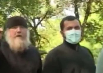 (ვიდეო) – “უსირცხვილოებო…”, “თქვე ცხოვრებით არასწორებო…” “იმნაირი შვილები გყოლოდეთ” – დაპირისპირება ჭყონდიდში