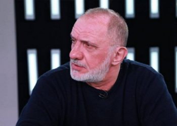 “არ შეიძლება ნორმალურ ადამიანებს სააკაშვილი აინტერესებდეთ, თავში ქვა უხლია და მუცელში სამართებელი” – გოგა ხაინდრავა