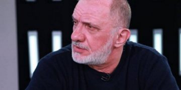 “არ შეიძლება ნორმალურ ადამიანებს სააკაშვილი აინტერესებდეთ, თავში ქვა უხლია და მუცელში სამართებელი” – გოგა ხაინდრავა