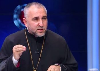 მამა გიორგი ზვიადაძე ჩუბინიძეს ე.წ. კანონიერი ქურდის 10 დღით შემოშვებას სთხოვდა – ფაილები