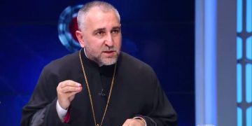 მამა გიორგი ზვიადაძე ჩუბინიძეს ე.წ. კანონიერი ქურდის 10 დღით შემოშვებას სთხოვდა – ფაილები