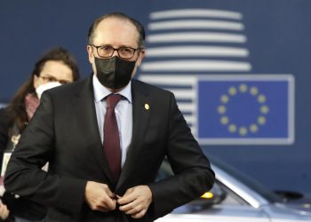 ავსტრიის კანცლერი არავაქცინირებულებს ჩაკეტვით ემუქრება