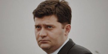 “აქაც კი ყველა სოლიდარულია მის მიმართ!” – რას ამბობს ბაჩო ახალაია პატიმრობაში მყოფ ექსპრეზიდენტზე