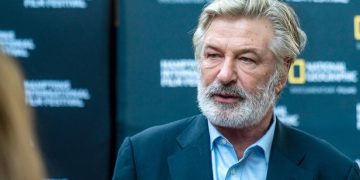 ალეკ ბოლდუინმა ფილმის გადაღებისას შემთხვევით ერთი ადამიანი მოკლა და ერთი დაჭრა