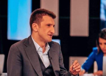 “ეგ ნაბიჯები მაგარ კაცობასთან არ ჯდება ბექა” – წულაია მჭედლიშვილს პასუხობს