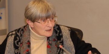 “ან გარეთ გამომიშვი, ან შიმშილობით მოვკვდები – ეს ძალიან ჰგავს შანტაჟის ენაზე ლაპარაკს”- ნანა დევდარიანი