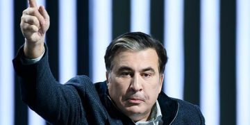 “მოშიმშილე პრეზიდენტი, რომელიც საქართველოს ციხიდან “აზანზარებს” – BBC