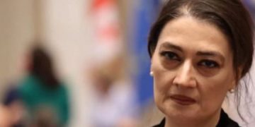 “გელოდებით “ოპოზიციის ლიდერებს ჩრდილოვანი კაბინეტიდან”, გისმენთ ყურადღებით!” – თაკო ჩარკვიანი