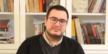 “ყოველ სეზონზე ნაცები „ქიშს“ უცხადებენ ქოცებს, „ოცნება“ ჩვენს დასანახად შფოთავს, მაგრამ… ერთადერთი გზა დაფის აყირავებაა” – ლევან ლორთქიფანიძე