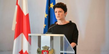 საუბარი უკრაინაში ექსტრადიციაზე სამართლებრივი უაზრობაა – წულუკიანი მიხეილ სააკაშვილზე