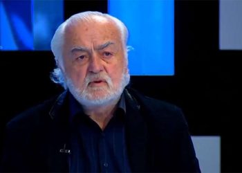 სულხან მოლაშვილის მამა:  “ჩემი შვილისთვის პირობა მქონდა მიცემული, მიშას რომ დაიჭერდნენ, 40 დღე მივიდოდი ციხეში და გაზეთებს მივუტანდი – ამას გავაკეთებ”