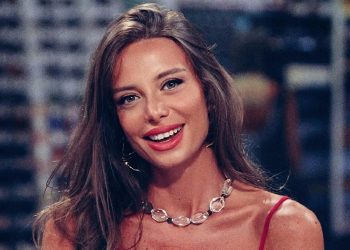 „მთელ ქართველ ხალხს დაგვახურა თავზე ყველაფერი, გვიწოდა ჩლუნგი, ჩამორჩენილი, მშიშარა… თურმე უსიტყვოდ უნდა ვადევნოთ თვალი, რადგან დიიიიდ ეკატერინა მდაბიო ფანგანს ასე მოესურვება!!!“