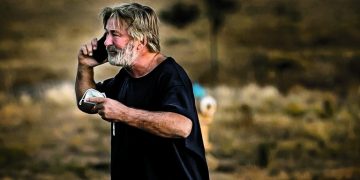 ტრაგედიის შემდეგ, ჰოლივუდის ნაწილი გადაღებისას იარაღის აკრძალვის მომხრეა