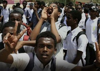 ასობით მოსწავლე კონგოს პარლამენტში შტურმით შეიჭრა – ბავშვების რევოლუცია კონგოში