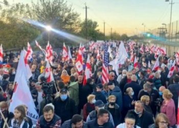 რუსთავის ციხესთან სააკაშვილის მხარდამჭერი აქცია დაიწყო