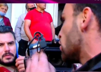 (ვიდეო) – “ამდენი გამწარებული ხალხი თქვენ ზურგზეა…” – ბათუმის მერის მოვალეობის შემსრულებელს მოქალაქე დაუპირისპირდა