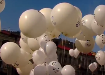 პერფორმანსი კანცელარიასთან – “ევროპულმა საქართველომ” მოქალაქეებს არჩევნებში მონაწილეობისკენ მოუწოდა