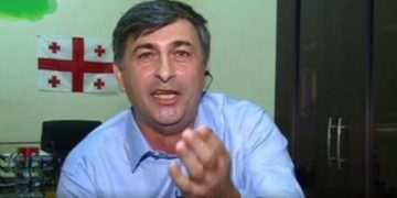 „ტ@@კი დაატიეთ თორე, სულ ზუბილით და კირკით დავშლით იმ ციხეს და ზუსტად კადაფივით გმოვათრევთ იმ ნა@@@არს იქიდან…“ – დავით ახრახაძე