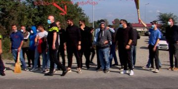 აბაშის ახლადარჩეული მერი “ცოცხების აქციაში” მონაწილეობდა – გაშიფრულია სხვა საჯარო მოხელეებიც