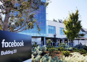Facebook-ის თანამშრომლები კომპანიის შენობაში ვერ შედიან – NYT