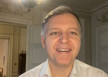 “16 წელს ქვემოთ ბავშვებში, თავი შევიკავოთ აცრისგან, სანამ, სანდო მარეგულირებლები ფაიზერს არ დაამტკიცებენ ბავშვების ასაცრელად” – ფხაკაძე