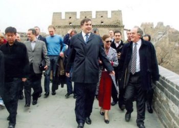 “ნიჭიერ მოსწავლეთა შორის არ შეიძლება არ გამოვყო მიშა სააკაშვილი” – გელა ჩარკვიანი