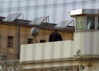 მიხეილ სააკაშვილის გათავისუფლების მოთხოვნით რუსთავის მე-12 სასჯელაღსრულების დაწესებულებასთან მისი მხარდამჭერები იკრიბებიან