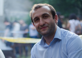 “ვერ წამომიდგენია, კაცს ნახევარი მილიარდი ჰქონდეს და მელიას მოადგილეობა უნდოდეს” – იაგო ხვიჩია