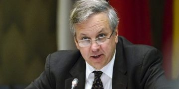 ორივე საწამლავია პოლიტიკურ სხეულში – იან კელი ღარიბაშვილის წერილს ეხმაურება