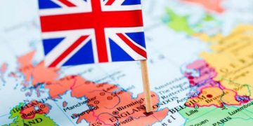 24 ოქტომბრიდან ინგლისი ტურისტებისთვის ჩასვლის პირობებს ამარტივებს