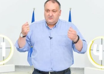 „ოცნების” მერობის კანდიდატის მტკიცებით, ქუთაისის ოპერის თეატრში მომღერლებს კოვიდი აქვთ და ბურჭულაძის მიღება ამიტომ ვერ მოხერხდა