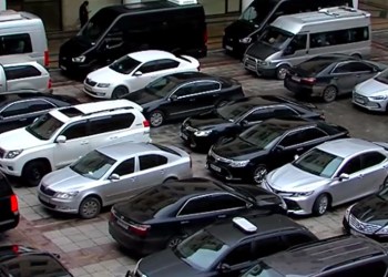 9 სედანი, 3 სპორტული ჯიპი 2 მინივენი და 1 პიკაპი – ჯანდაცვის სამინისტრო ავტოპარკს აახლებს