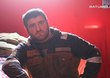 აგვისტოს ომის ვეტერანი ნაგავსაყრელზე ცხოვრობს