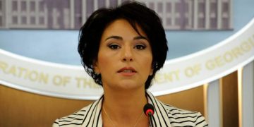 „გამთენიისას 5 საათზე დარეკადა ხოლმე: ” ხომ არ გეძინა?”-გკითხავდა და ეგრევე დავალებას გაძლევდა“ – მანანა მანჯგალაძე სააკაშვილზე