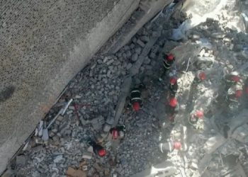 (ვიდეო) – რა ხდება ამ წუთებში ბათუმში, სადაც ნანგრევებში ადამიანებია მოყოლილი