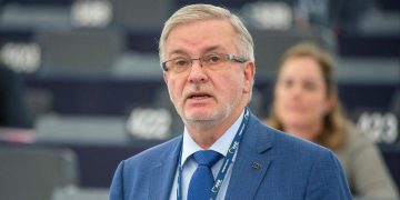 დაშინება, ადმინისტრაციული რესურსების ბოროტად გამოყენება – გილოცავთ, იყო მომწიფებული და მშვიდი საარჩევნო დღე – ევროპარლამენტის მისიის შეფასება