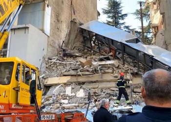 “7-8 ადამიანი შეიძლება იყოს ნანგრევებში, ერთი მწოლიარე ქალია” – ბათუმის მერია