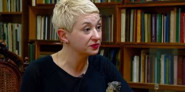 დაიბანა, დაივარცხნა, ჭამა, დალია – კაი ყოფილაო და კიდევ უნდა ხელისუფლებაში – რუსუდან შარაძე ზვიად ძიძიგურზე