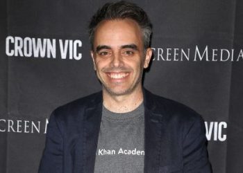 ალეკ ბოლდუინის მიერ დაჭრილმა რეჟისორმა პირველი განცხადება გაავრცელა