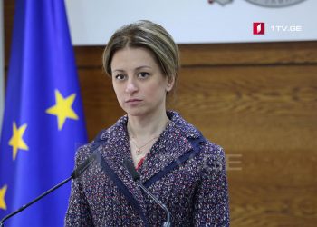 “ეს არღვევს ადამიანის უფლებებს, თუმცა, გავაკეთე!” – რა გააკეთა მინისტრმა, რომელსაც აცრის მეორე დოზა ისევ არ გაუკეთებია?