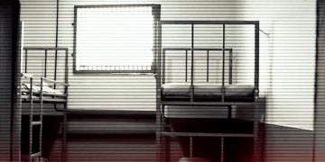 “ძალიან შეშინებულები არიან” – მესამე პრეზიდენტის მეზობელი პატიმრები სააკაშვილის დაკავების შემდეგ ციხეში არსებულ ვითარებაზე ალაპარაკდნენ