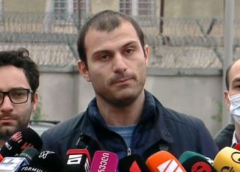 თაფლიანი წყლის მიღება შიმშილობის ერთ-ერთი ფორმაა – სააკაშვილის ადვოკატი