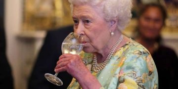 მედია: ელისაბედ მეორეს ალკოჰოლის დალევა აუკრძალეს