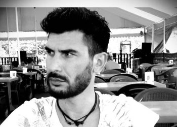 “ბიუროკრატო ღორებო, თქვენი ვერშემდგარი ადამიანობა მოვ@@ან, ამ ხალხის ჯერ გაუბედურებისთვის, მერე ასე სულში ჩაფურთხებისთვის…” – ყალაბეგაშვილი