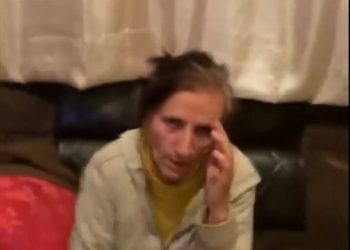 (ვიდეო) – “პასპორტი მომეცი, არ გეშინია, ბავშვი გყავსო…” – დაპირისპირება ზუგდიდში და ქუჩაში დაყრილი პირადობის მოწმობები