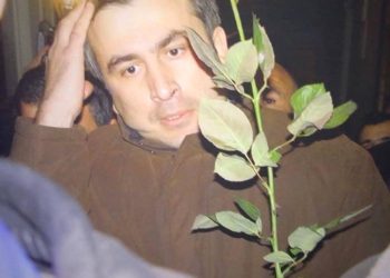 ,,დღეს, თქვენს წინაშე 18 წლის შემდეგ, ხელახლა ვდებ ამ ფიცს!” – სააკაშვილი