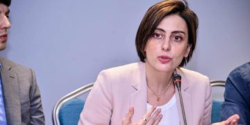 “ფრთხილად, გთხოვ მეგობარო, ესენი დავასუსტოთ, შენ არ დასუსტდე.. გთხოვ” – ხატია დეკანოიძე ელენე ხოშტარიას