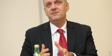 “კი არ “არ დააკმაყოფილა”, როგორც იუსტიციის მინისტრი ცრუობს, არამედ არ უპასუხა” – კახა ლომაია სტრასბურგის გადაწყვეტილებაზე