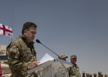 “ვაჟკაცი ჯარისკაცები იცავენ თავის მთავარსარდალს!” – გია ხუროშვილი